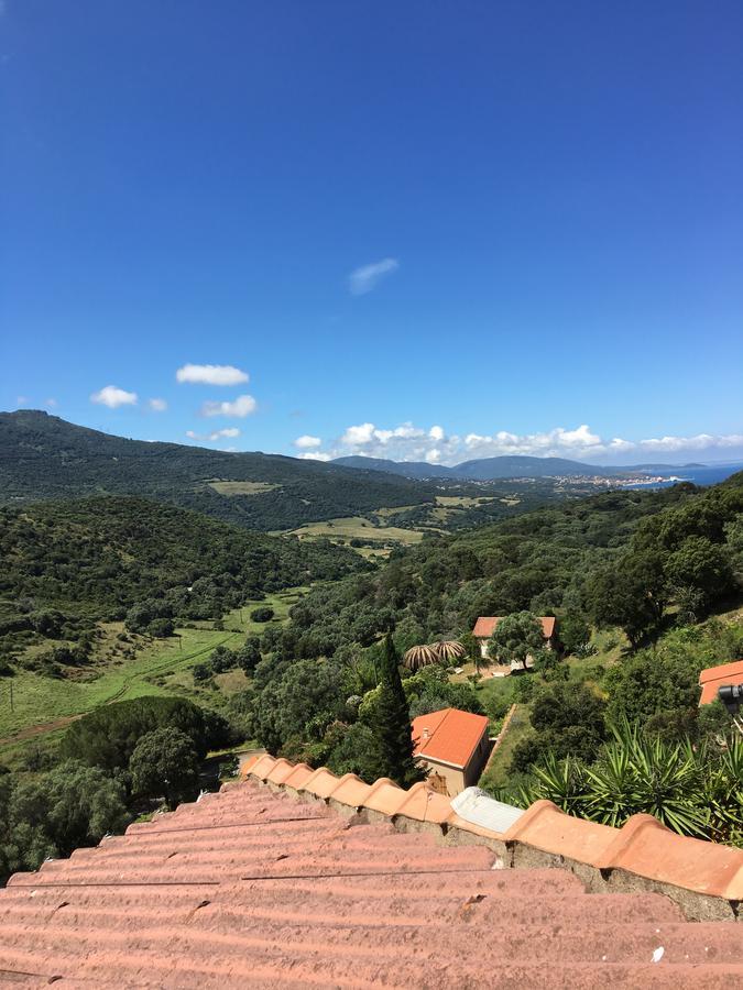 U Fracintu Hotel Fozzano ภายนอก รูปภาพ